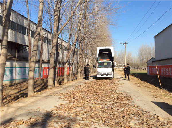 真空吸塵清掃車吸樹葉